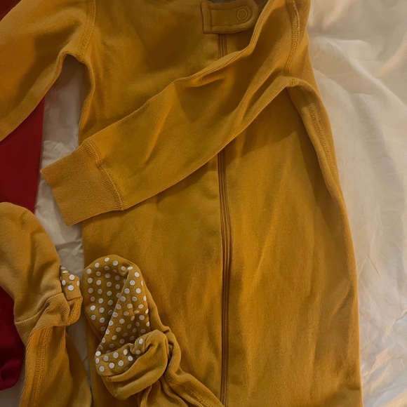 Hanna Andersson footed pajamas 2t (85) - Picture 4 of 7